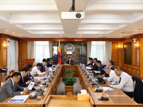 Засгийн газрын ээлжит  хуралдаан болж байна